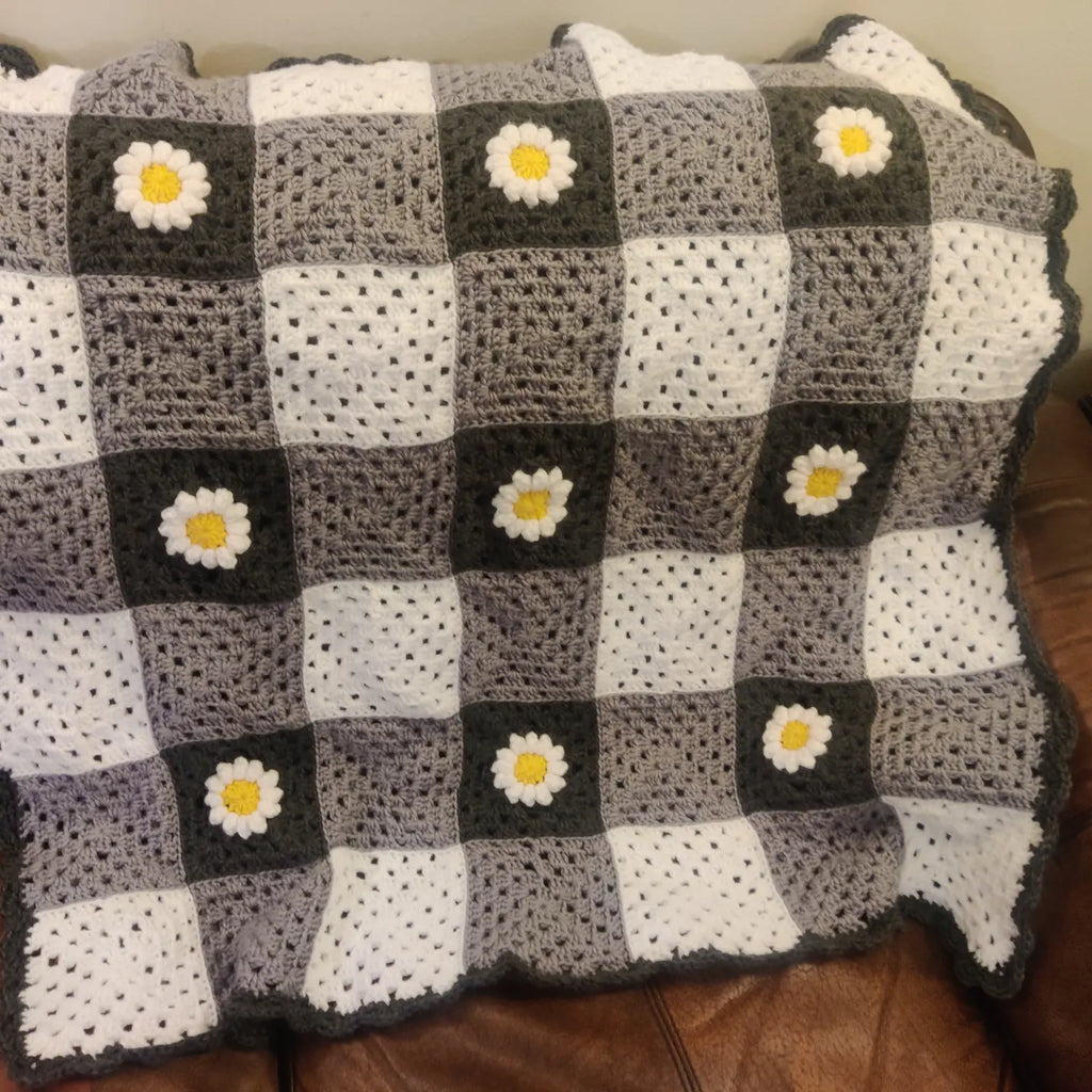 Granny square daisy crochet blanket 