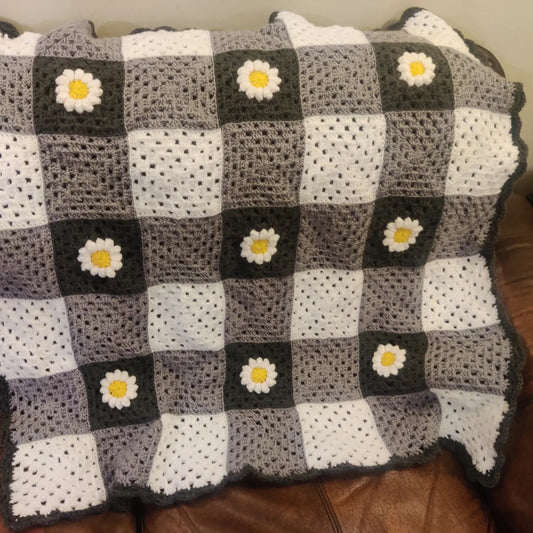 Daisy square blanket