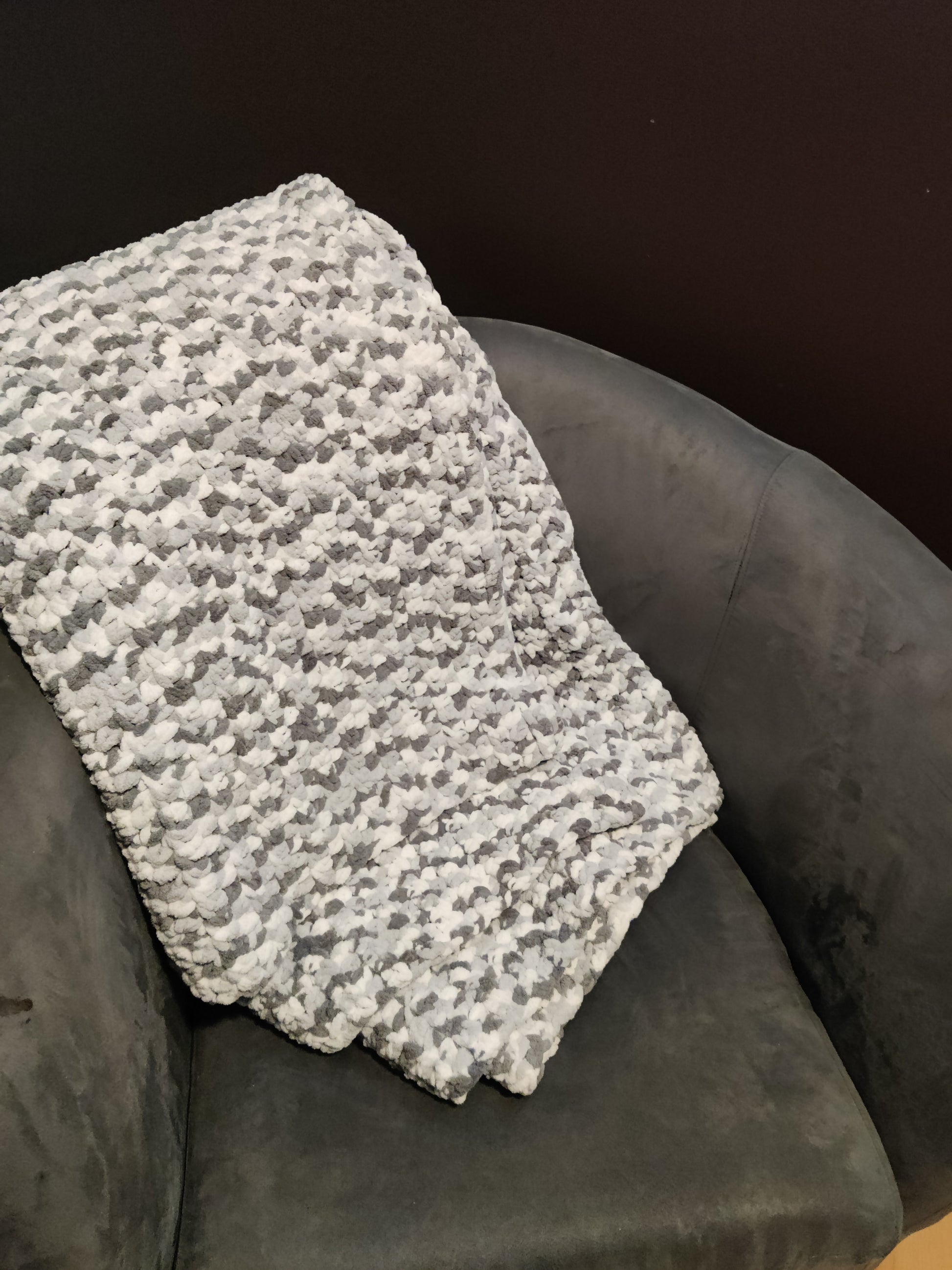 Gray crochet blanket 