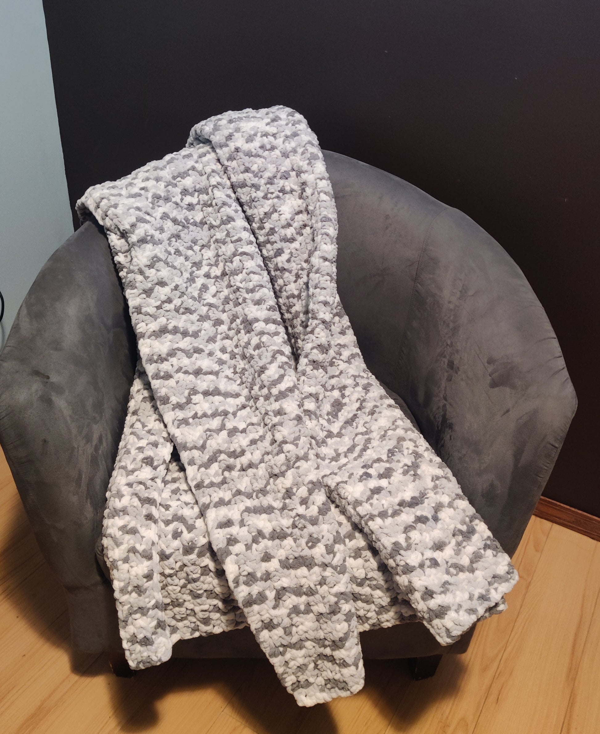 Gray crochet blanket 