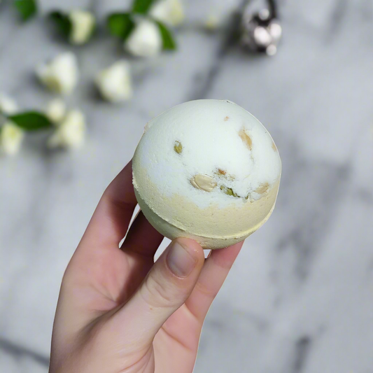 Jasmine Scented Bathbomb, white and yellow with jasmine flowers 